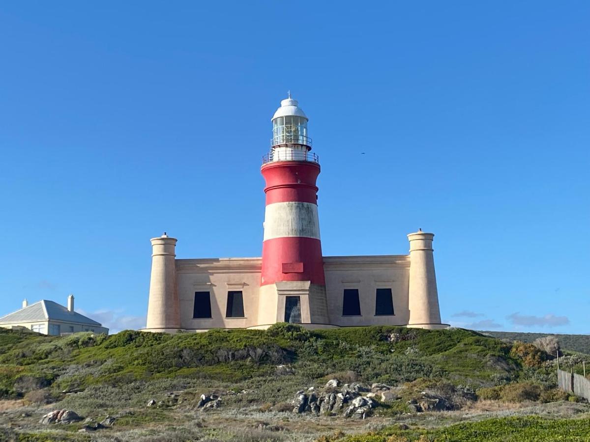 Zuidste Huisie Fisherman'S Cottage Struisbaai Exterior photo